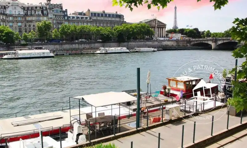 Péniche à vendre Paris 1 – Vues Tour Eiffel et Musée d'Orsay