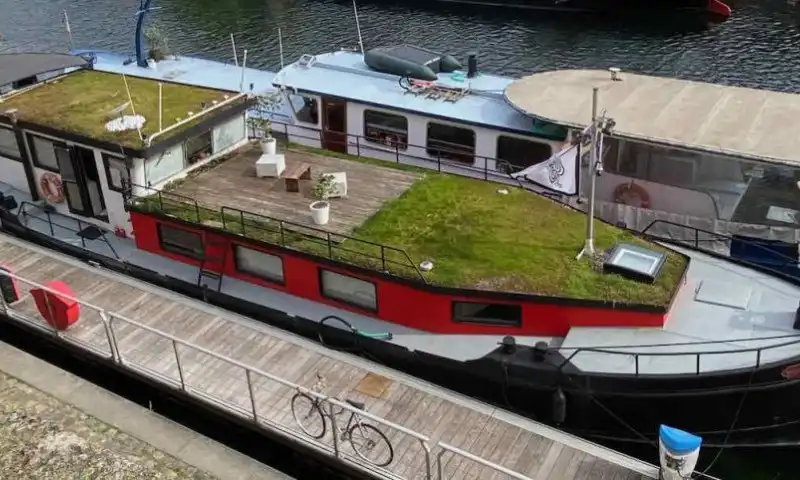Superbe péniche d'habitation à vendre à Paris – 85 m² – 390 000 €