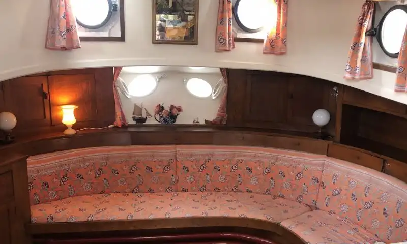 Charmante péniche d'habitation à vendre à Paris 8ème – 60 m² – 540 000 €