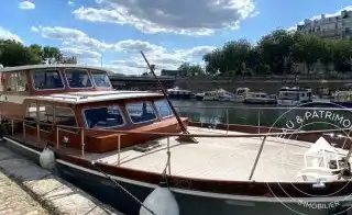 Opportunité unique d'achat d'un Yacht de collection à usage commercial au centre de Paris