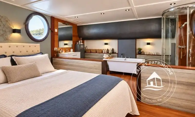 Péniche à vendre Avignon - Piscine avec vue sur le Rhône