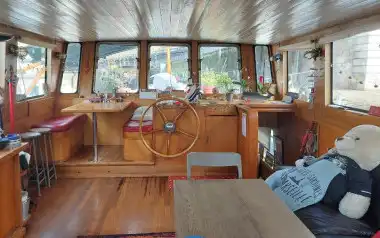 Péniche à vendre Paris XVème en parfait état – 85m² – 700 000 €