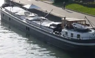 Magnifique péniche 38 m à vendre au centre de Paris
