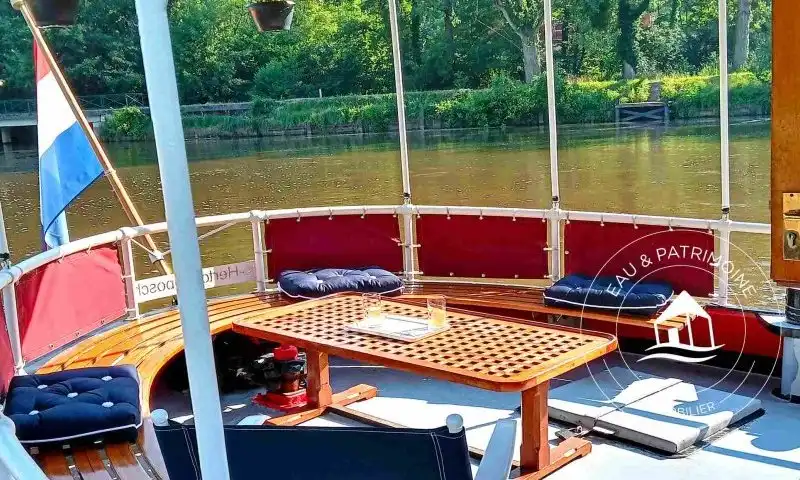 Péniche à vendre Paris 4 – Charme et Navigation