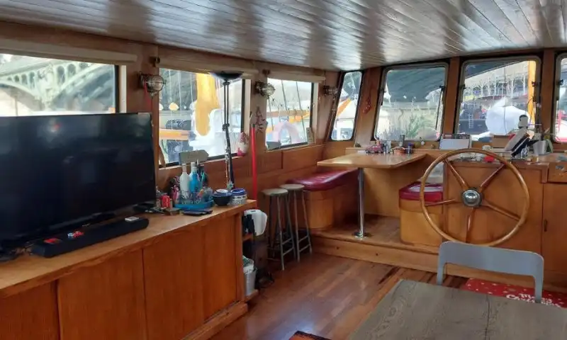 Péniche à vendre Paris XVème en parfait état – 85m² – 700 000 €