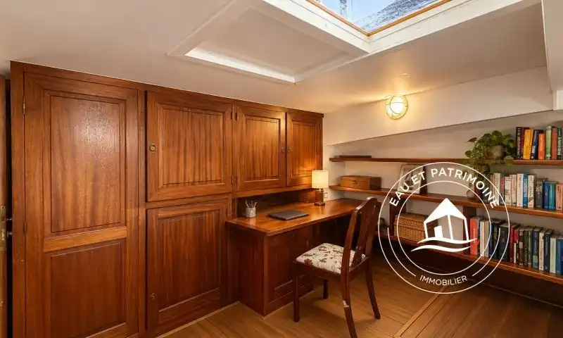 Péniche à vendre Paris 1er – Entièrement rénovée et vues sur Paris
