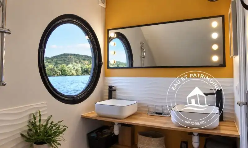 Maison flottante à vendre Giverny - Rénovée avec Logement Indépendant