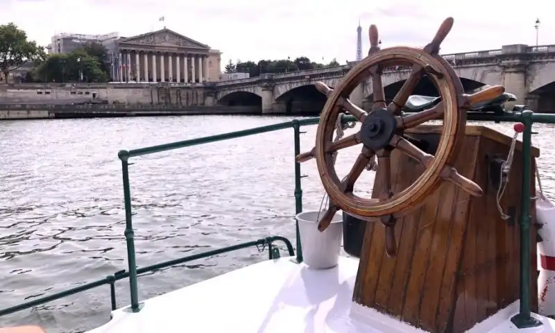 Charmante péniche d'habitation à vendre à Paris 8ème – 60 m² – 540 000 €