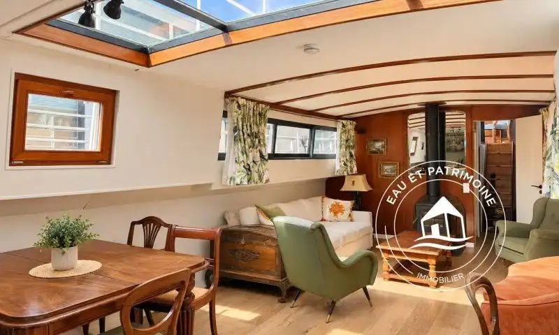 Péniche à vendre Paris 1er – Entièrement rénovée et vues sur Paris