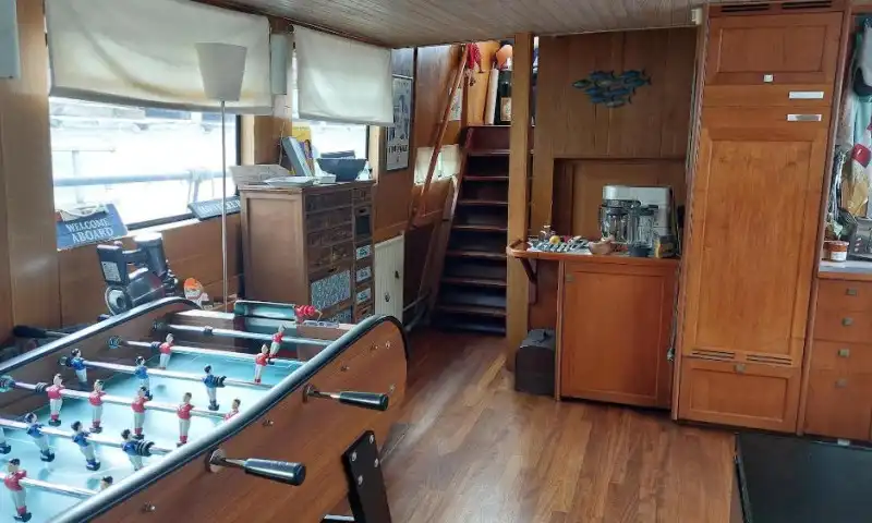 Péniche à vendre Paris XVème en parfait état – 85m² – 700 000 €