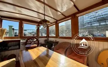 Péniche à vendre Paris 4 – Charme et Navigation
