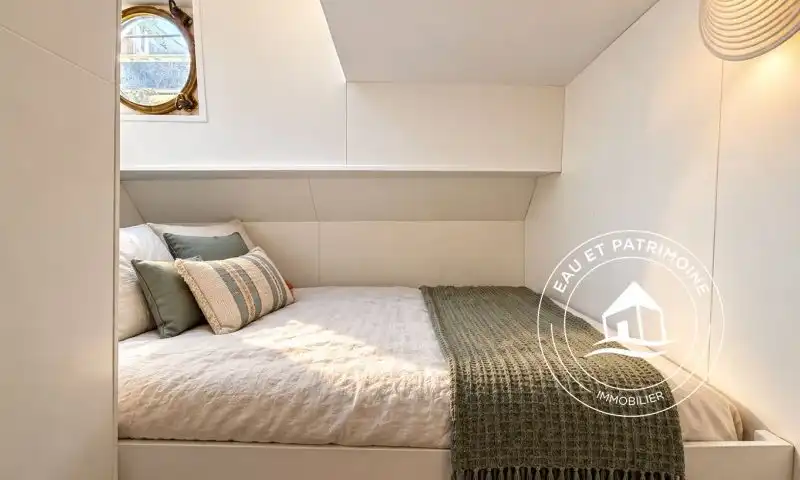 Péniche à vendre Paris 1er – Entièrement rénovée et vues sur Paris