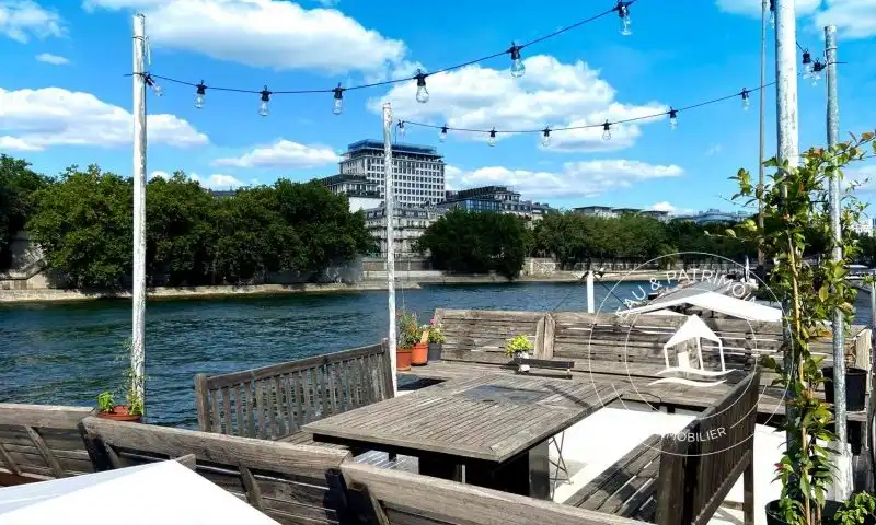 Péniche à vendre Paris 5 – Cachet et Spacieuse