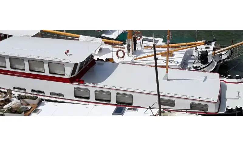 Péniche à vendre Paris XVème en parfait état – 85m² – 700 000 €