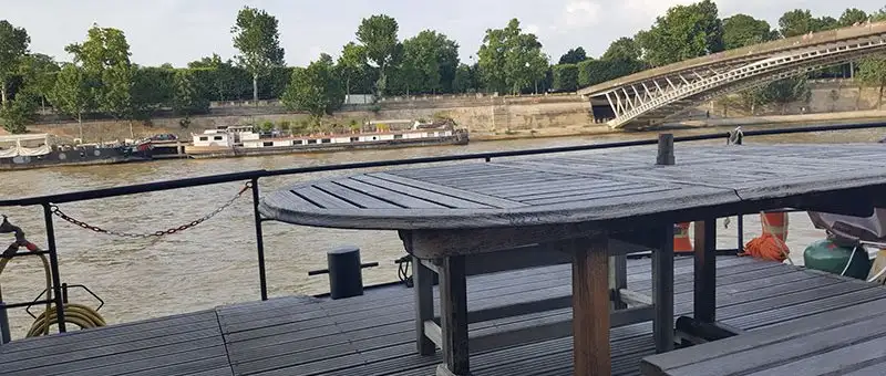 Vente péniche luxueuse de 150 m² face au jardin des Tuileries