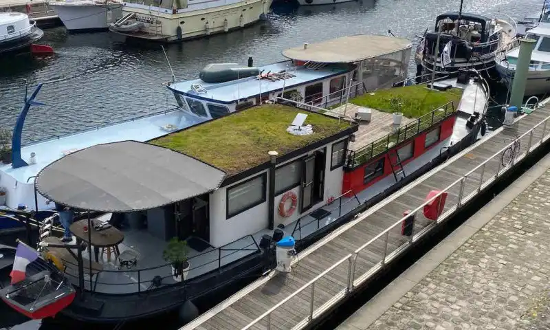 Superbe péniche d'habitation à vendre à Paris – 85 m² – 390 000 €