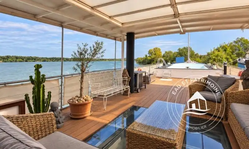 Péniche à vendre Avignon - Piscine avec vue sur le Rhône