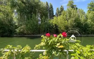 Maison flottante à Neuilly : 160 m², terrasse, environnement calme et verdoyant sans vis-à-vis
