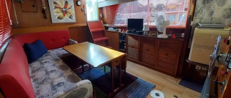 Découvrez cette vedette de 35 m² à Paris – idéale pour vivre sur la Seine