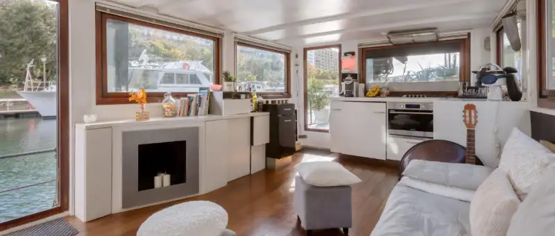 Superbe péniche d'habitation à vendre à Paris – 85 m² – 390 000 €