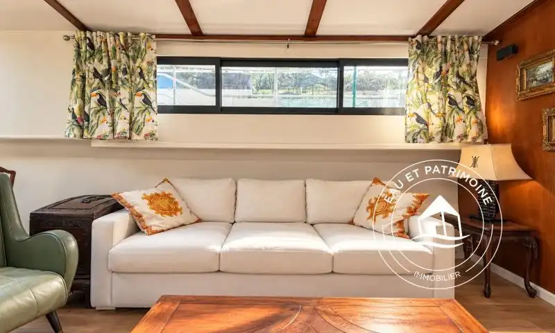 Péniche à vendre Paris 1er – Entièrement rénovée et vues sur Paris