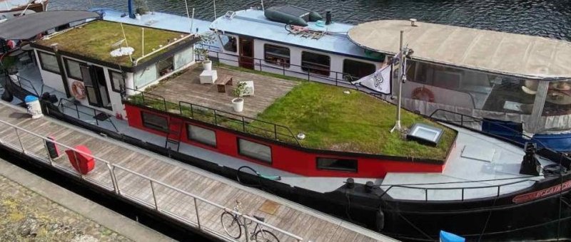 Exceptionnelle péniche d'habitation à vendre à Paris