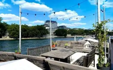 Magnifique péniche 38 m à vendre au centre de Paris