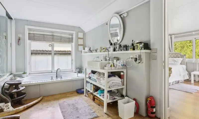 Maison flottante à Neuilly : 160 m², terrasse, environnement calme et verdoyant sans vis-à-vis