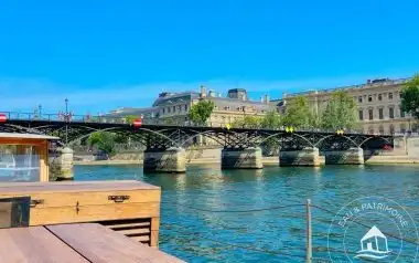 Péniche navigante à vendre à Paris 6 - Vue splendide sur le Louvres et l'île de la Cité
