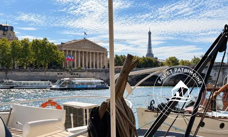 Péniche à vendre Paris 1er – Entièrement rénovée et vues sur Paris
