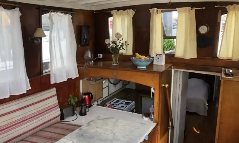 Charmante péniche d'habitation à vendre à Paris 8ème – 60 m² – 540 000 €