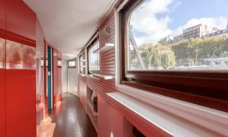 Superbe péniche d'habitation à vendre à Paris – 85 m² – 390 000 €