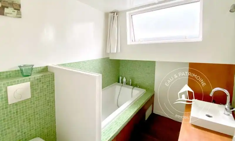 Péniche à vendre à Paris Bastille au Port de l'Arsenal – Navigante – 75 m2