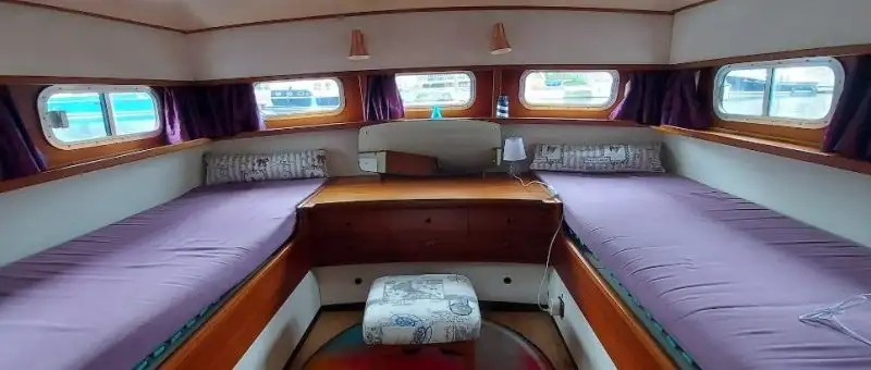 Découvrez cette vedette de 35 m² à Paris – idéale pour vivre sur la Seine
