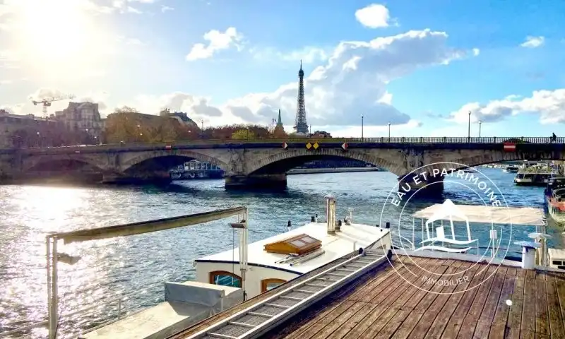 Péniche à vendre Paris 8 – Vues et Terrasses exceptionnelles