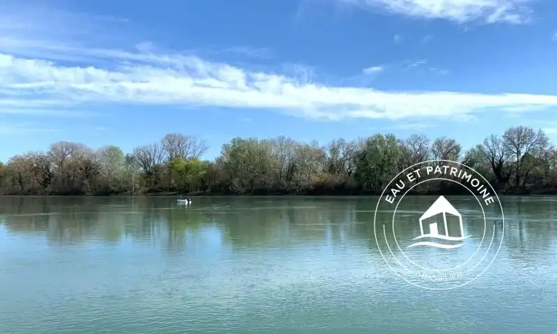 Péniche à vendre Avignon – Nature et Espace