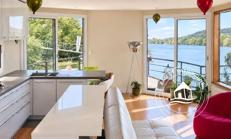 Maison flottante à vendre Giverny - Rénovée avec Logement Indépendant