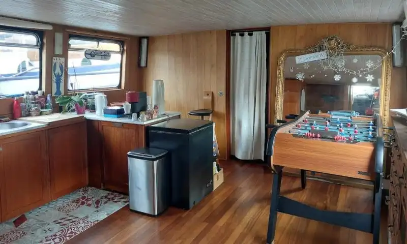 Péniche à vendre Paris XVème en parfait état – 85m² – 700 000 €