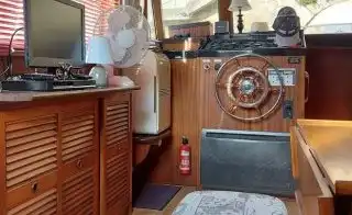 Découvrez cette vedette de 35 m² à Paris – idéale pour vivre sur la Seine