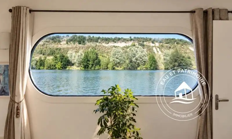 Maison flottante à vendre Giverny - Rénovée avec Logement Indépendant