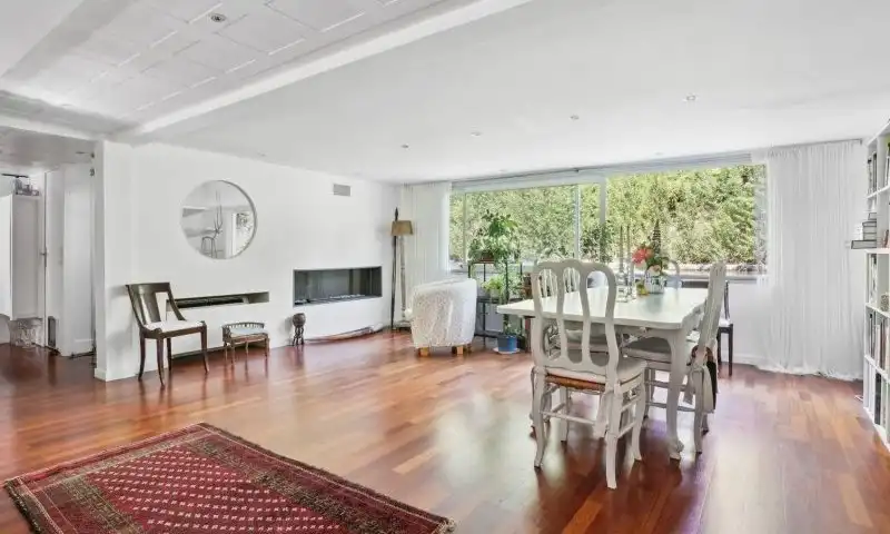 Maison flottante à Neuilly : 160 m², terrasse, environnement calme et verdoyant sans vis-à-vis