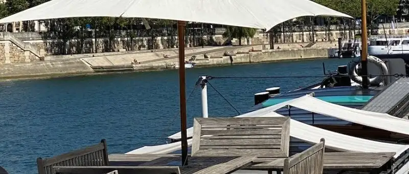 Magnifique péniche 38 m à vendre au centre de Paris