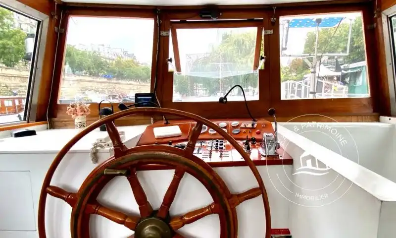 Péniche à vendre à Paris Bastille au Port de l'Arsenal – Navigante – 75 m2