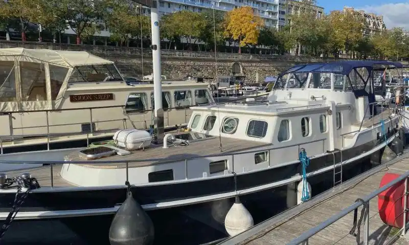 Très belle vedette d'habitation à vendre à Paris – 60 m² – 349 000 €