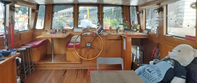 Péniche à vendre Paris XVème en parfait état – 85m² – 700 000 €