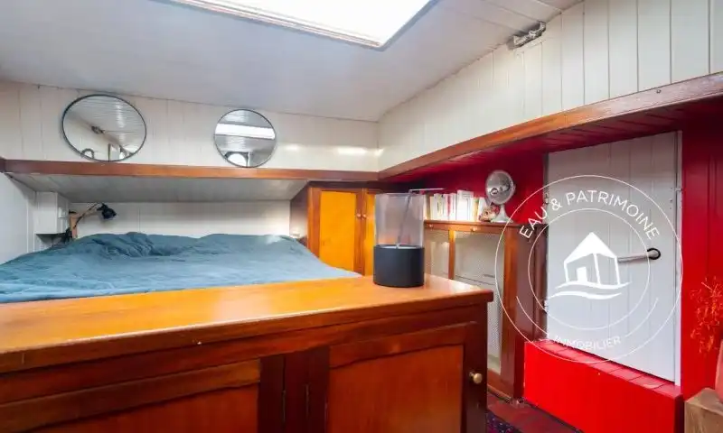 Péniche à vendre Paris 1 – Vues Tour Eiffel et Musée d'Orsay