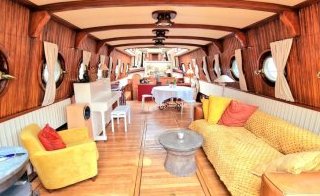 Péniche entièrement réhabilitée à vendre Paris Saint Germain des Prés