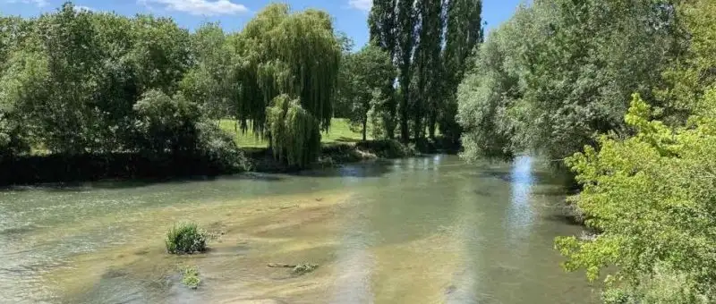 Grand Moulin au bord de l'Indre à vendre