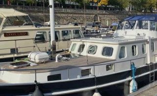 Très belle vedette à vendre