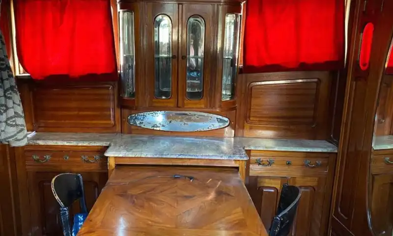 Magnifique péniche 38 m à vendre au centre de Paris
